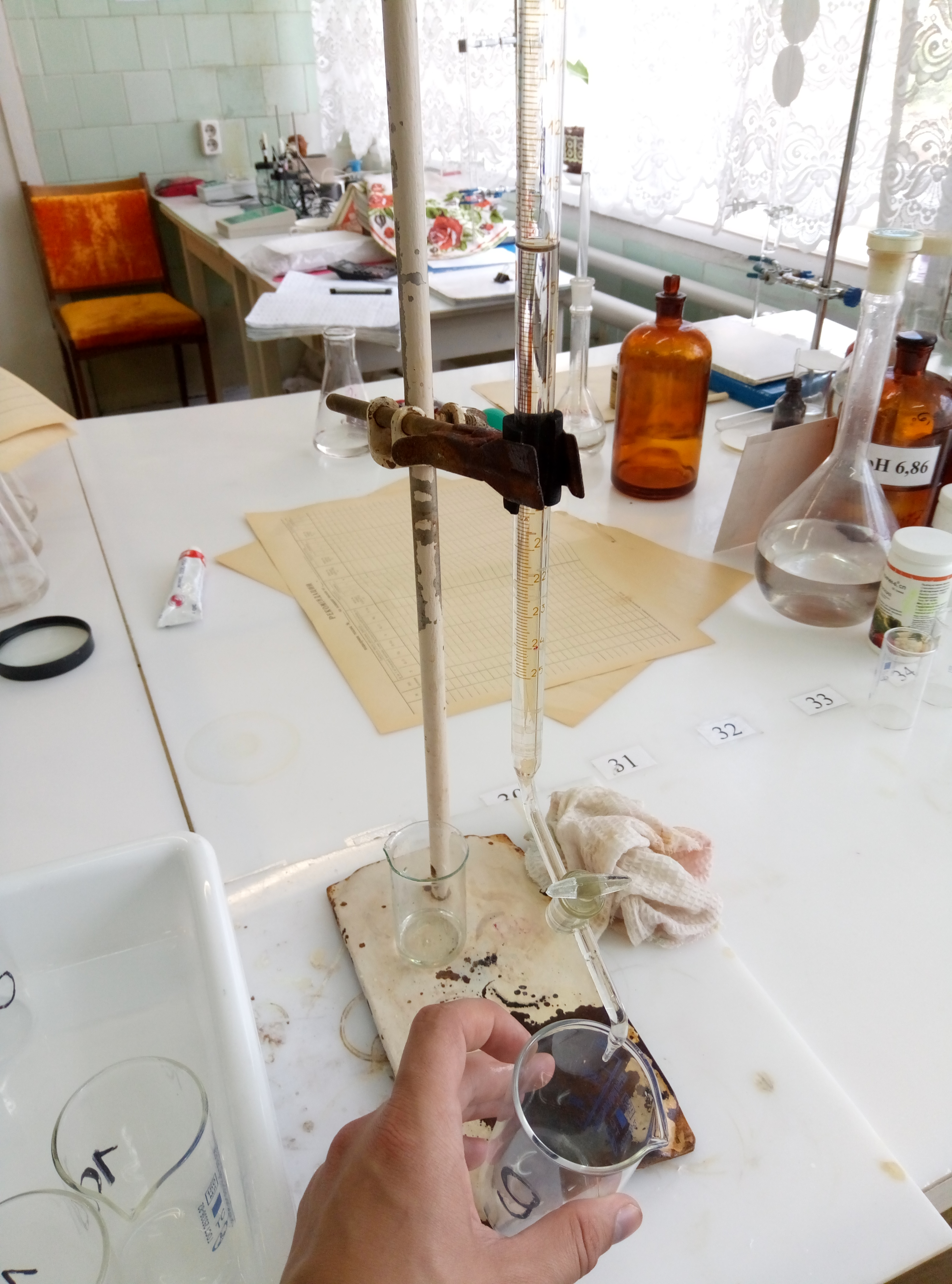 Titration of nutrient solution