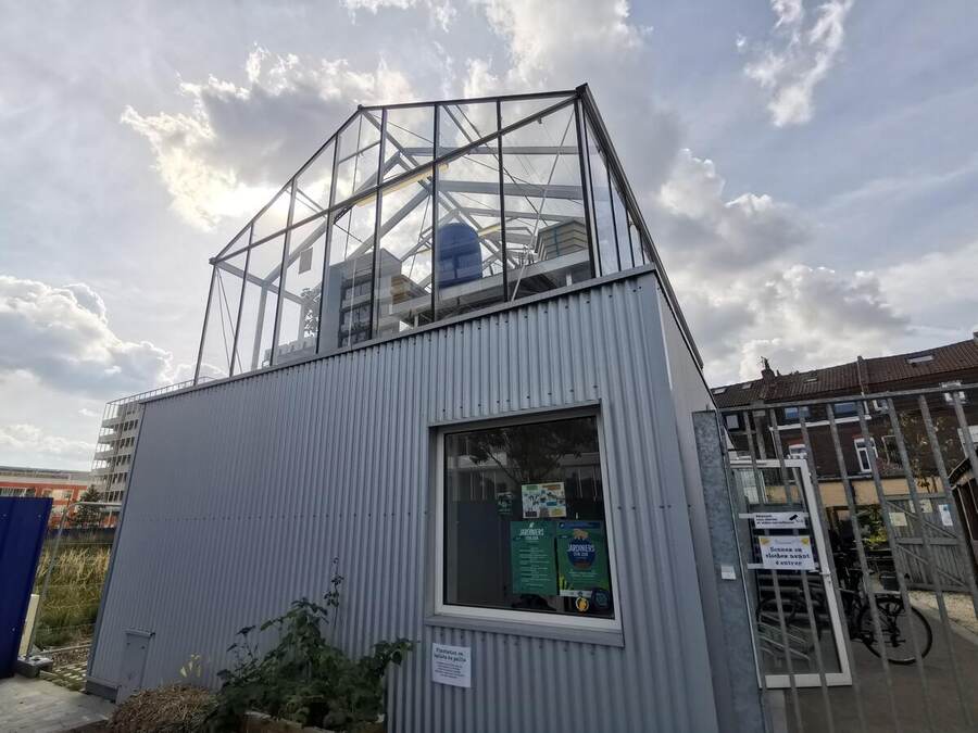 Ferme urbaine avec signalétique pédagogique